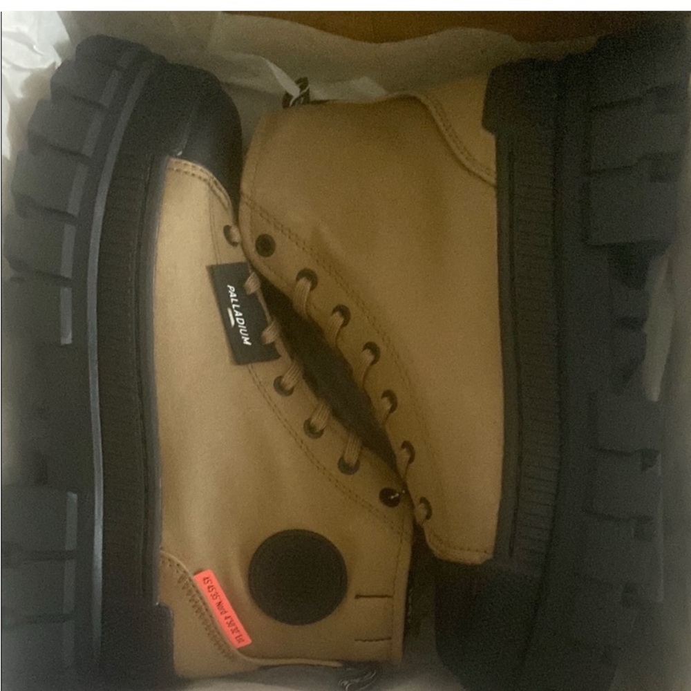 Palladium High-Top Boots - Tan and Black